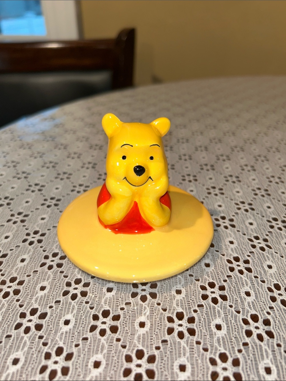 Winnie the Pooh Ceramic Mug Lid with Red Shirt